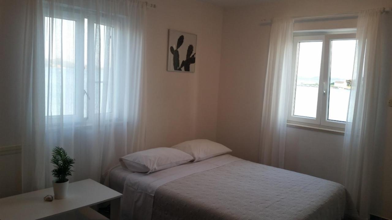 Apartman Pape Pakoštane Exterior foto